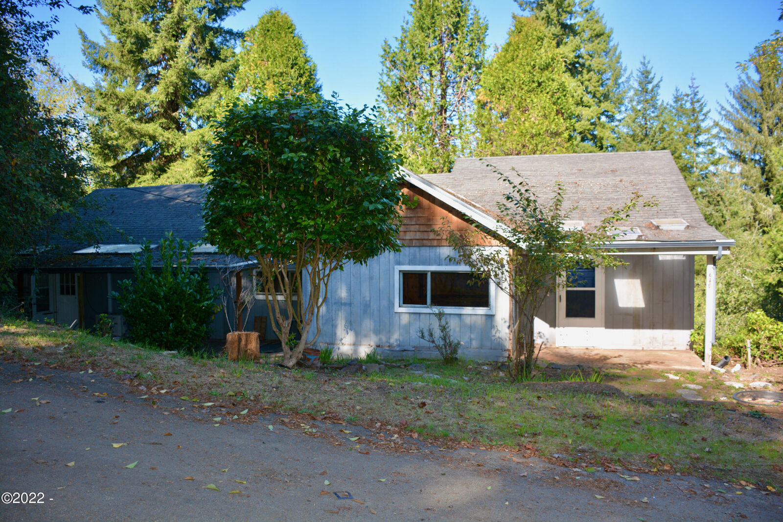 Property Photo: 610 NE 1st Street OR 97391