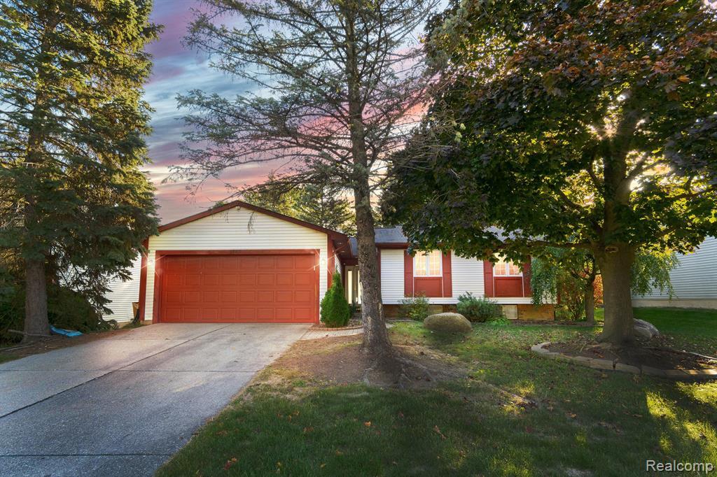 Property Photo: 1707 Morningside Lane MI 48307 3373