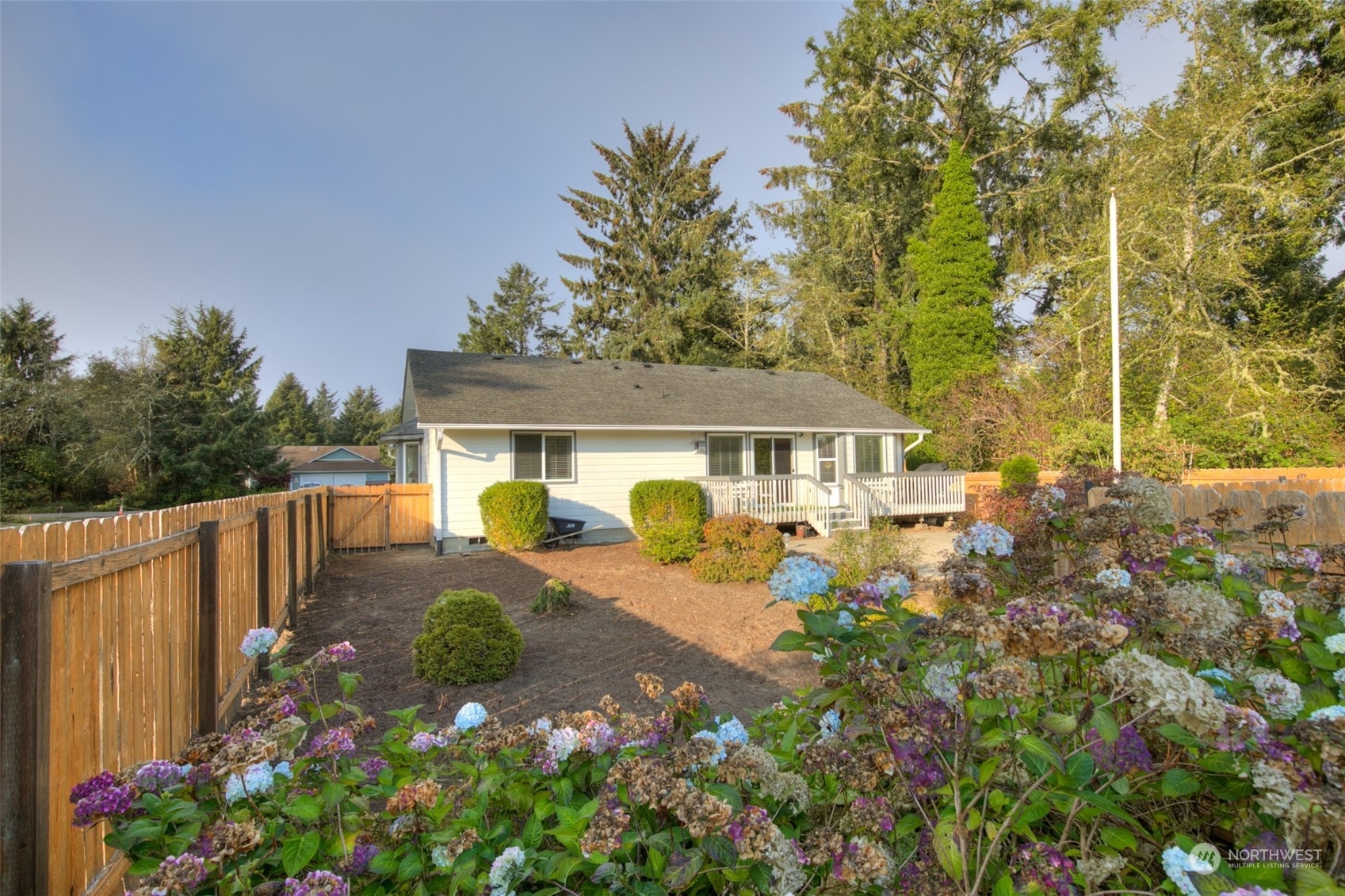 Property Photo:  558 Quinault Avenue SE  WA 98569 