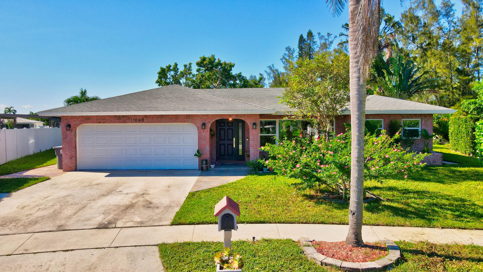 Property Photo:  11090 Delta Circle  FL 33428 