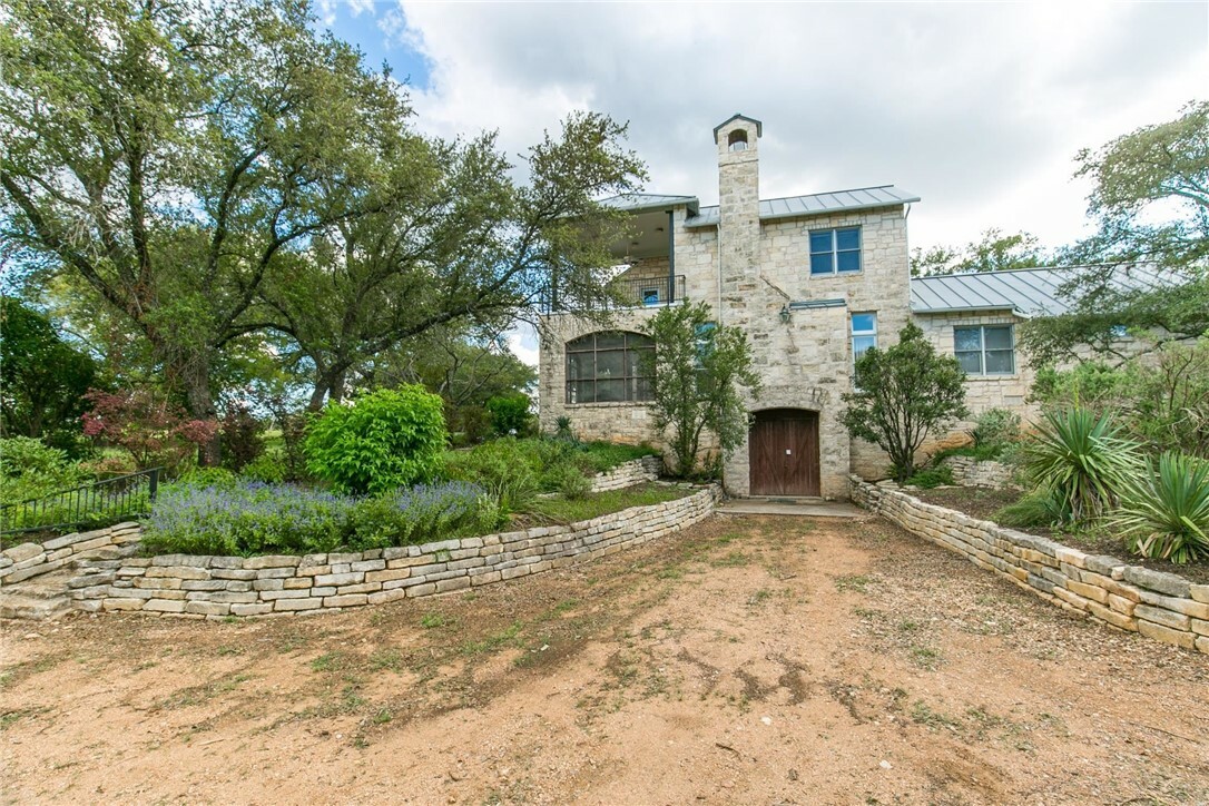 Property Photo:  1423 County Road 409  TX 78669 