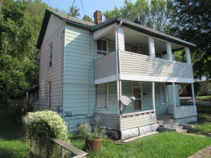 Property Photo: 221 E Main St WV 24970