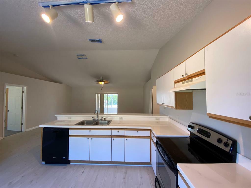 Property Photo: 2025 E Prairie Circle FL 32725