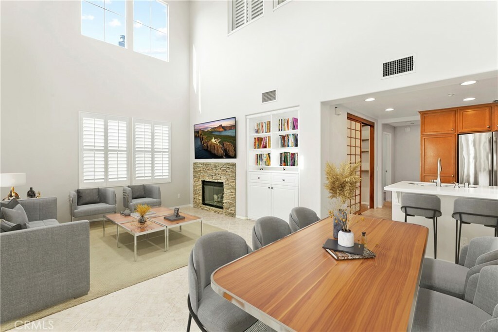 Property Photo:  260 Lockford  CA 92602 