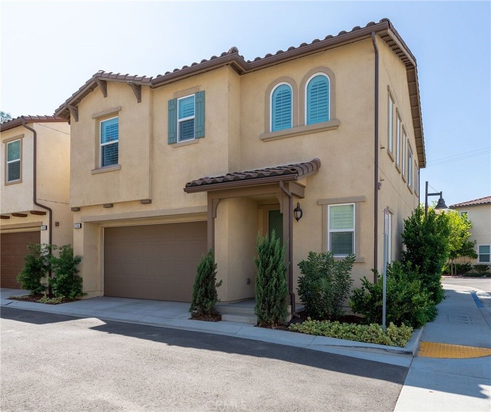 Property Photo: 256 W Ridgewood CA 90805