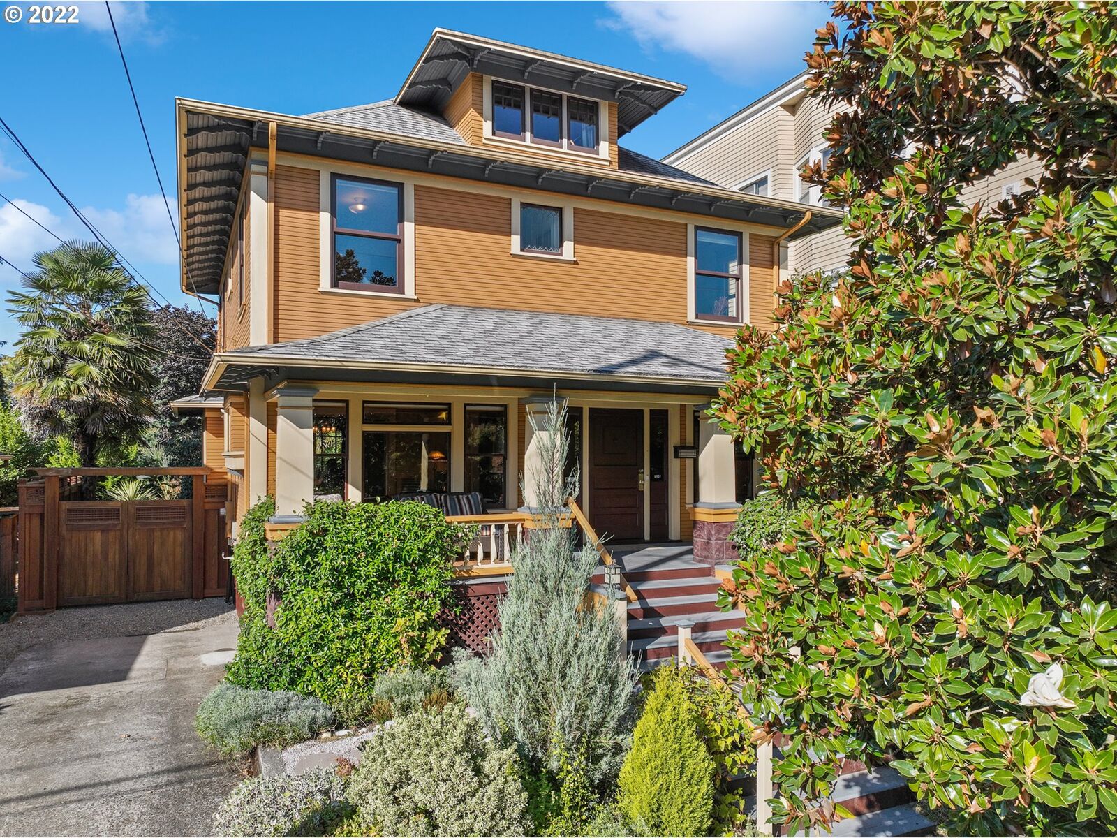 Property Photo: 1015 SE 14th Ave OR 97214