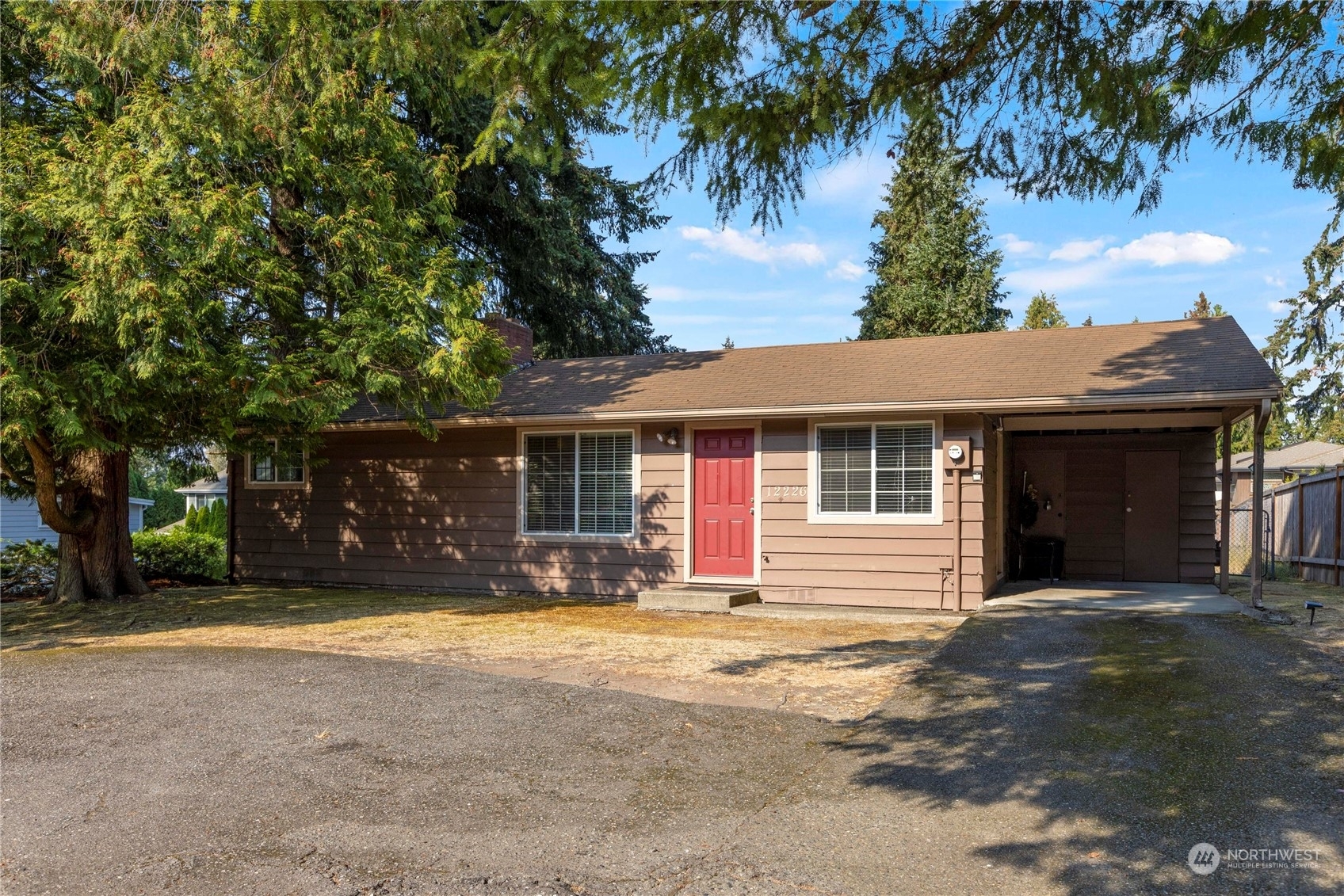 Property Photo:  12226 NE 70th Street  WA 98033 