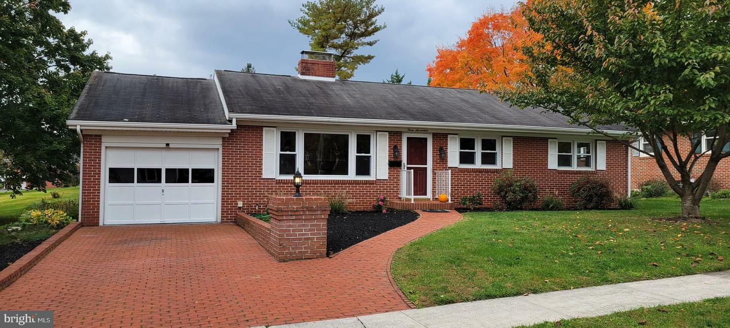 Property Photo: 317 W Eighth Street PA 17268