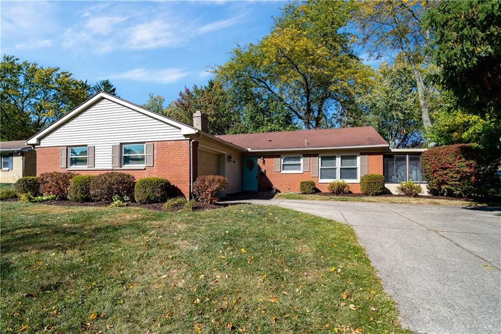 Property Photo:  1055 Georgian Drive  OH 45429 