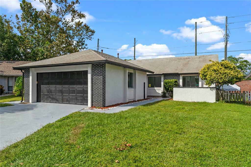 Property Photo: 307 Kantor Boulevard FL 32707