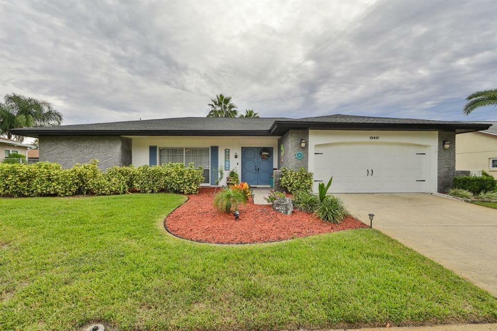 Property Photo:  13410 Rayburn Road  FL 34667 