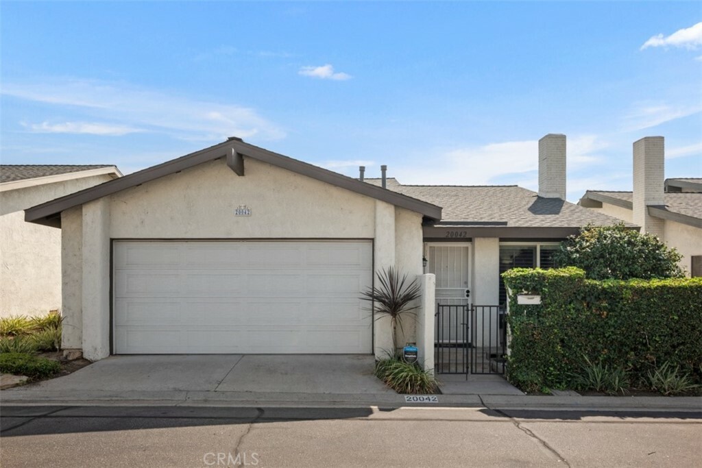 Property Photo:  20042 Leafwood Court 71  CA 92886 