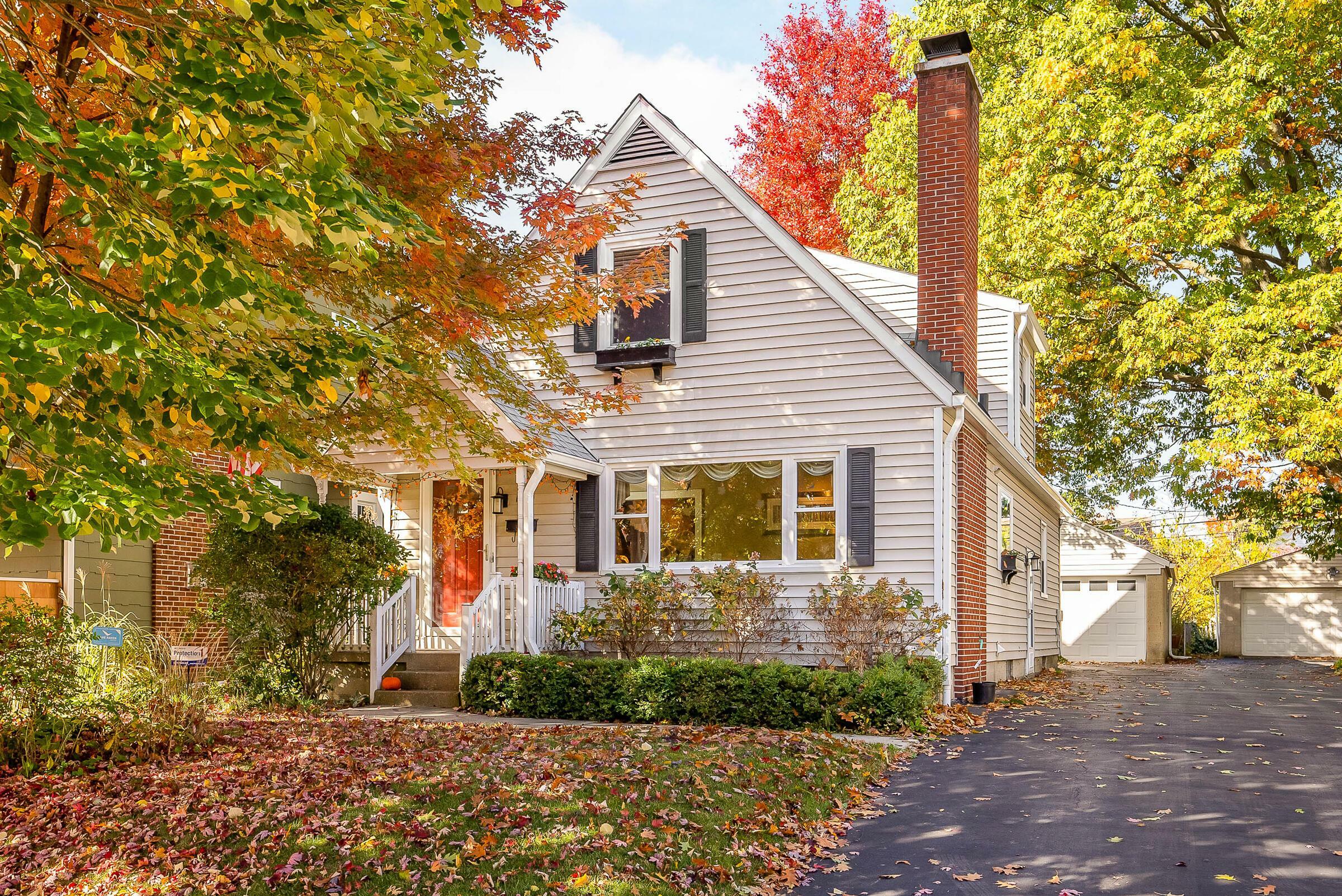 Property Photo: 1339 Ashland Avenue OH 43212