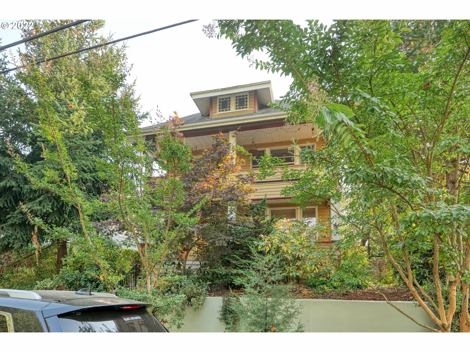 Property Photo: 2222 SE Ankeny St OR 97214