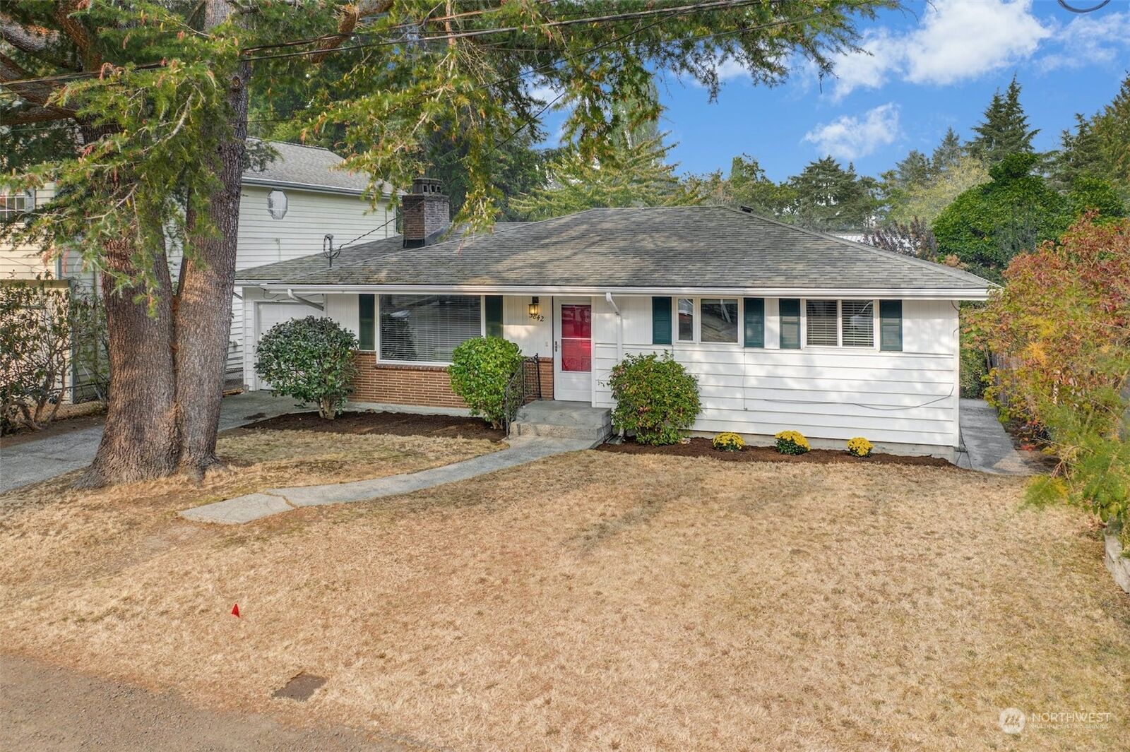 Property Photo: 3842 NE 89th Street WA 98115