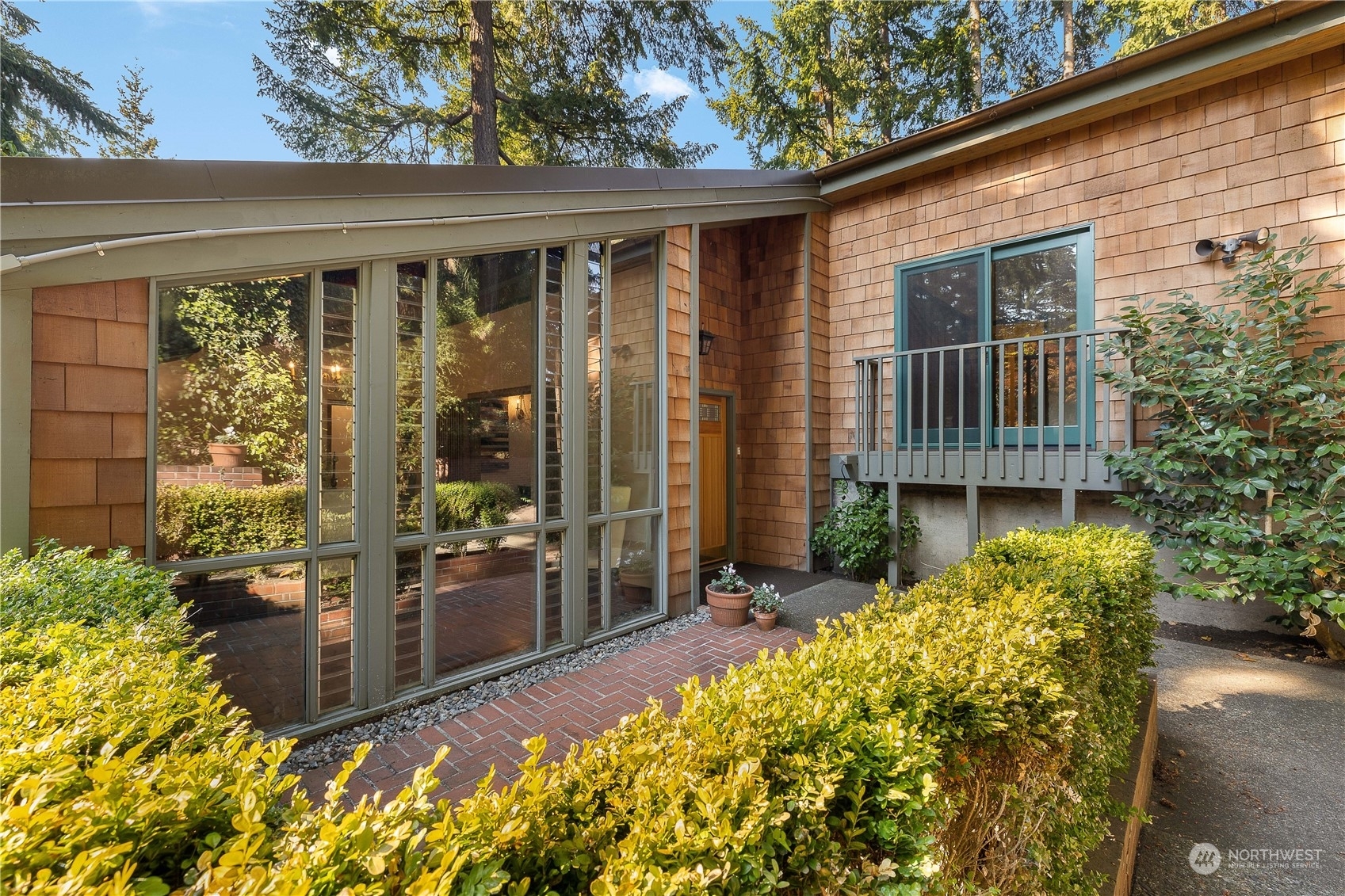 Property Photo: 1990 Killarney Drive SE WA 98004