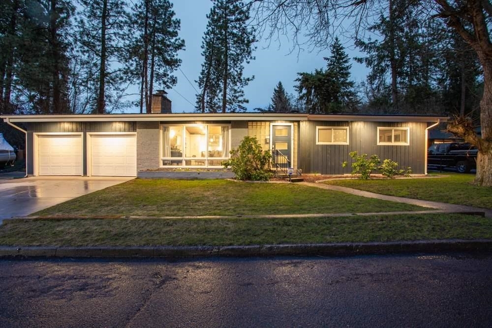 Property Photo:  1303 S Crestline St  WA 99202 