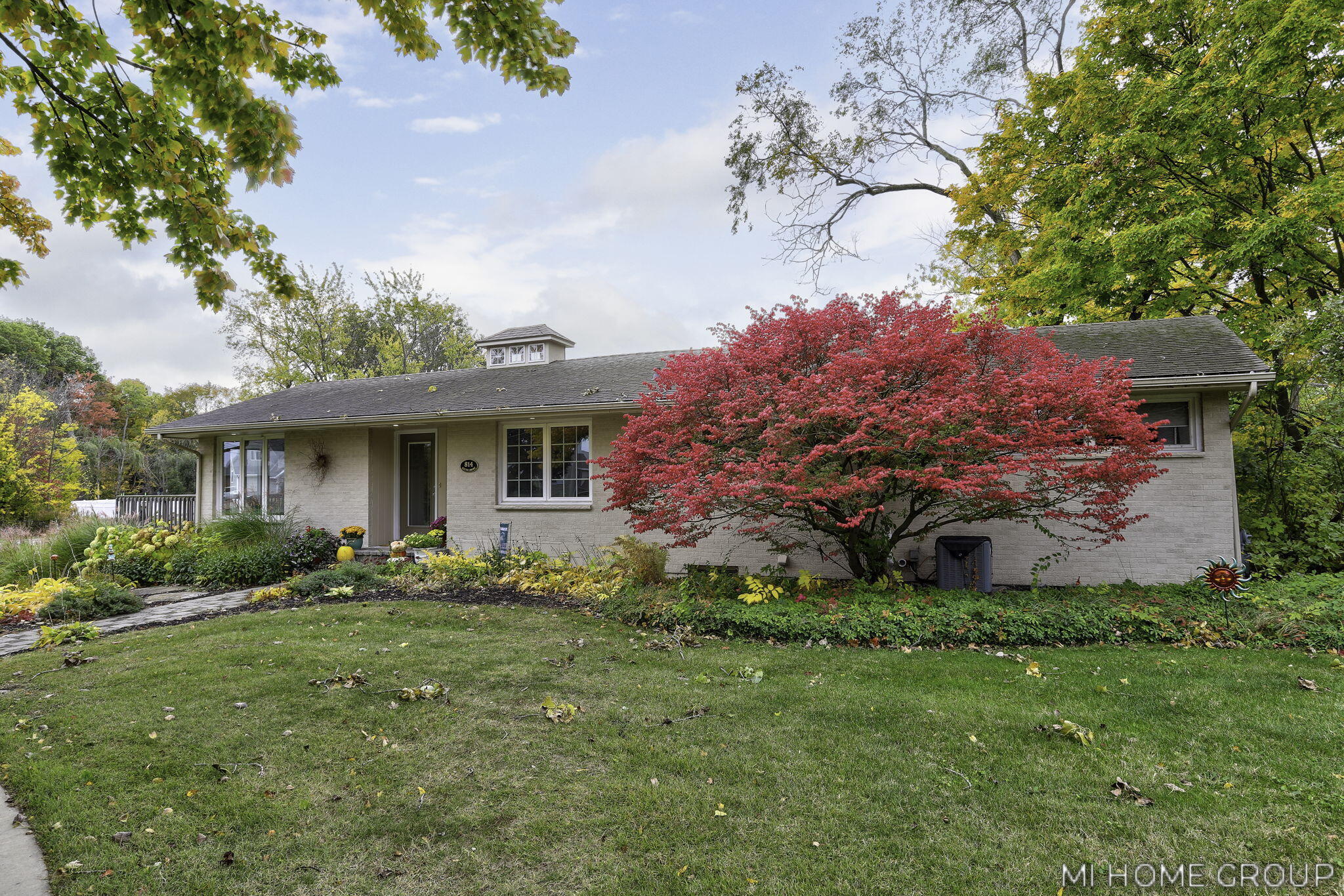 Property Photo:  814 S Shore Drive  MI 49423 