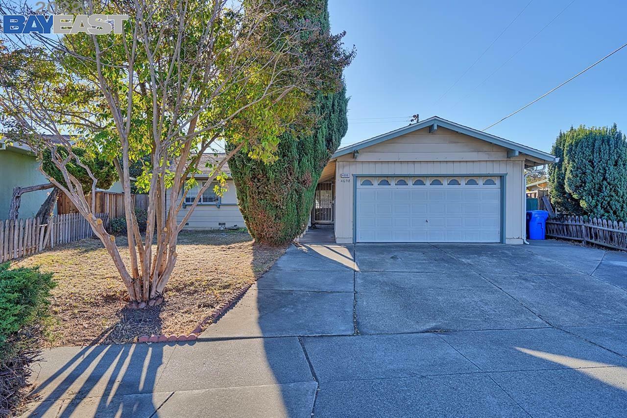 Property Photo:  4698 Victoria Park Ct  CA 94538 