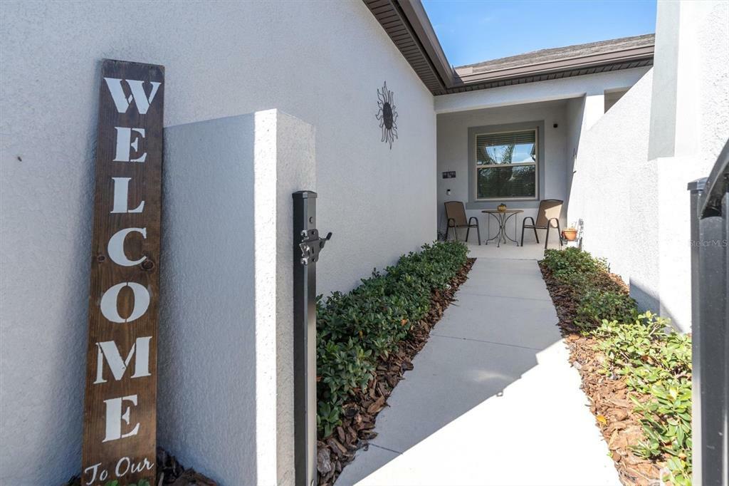 Property Photo: 6240 Mooring Line Circle FL 33572