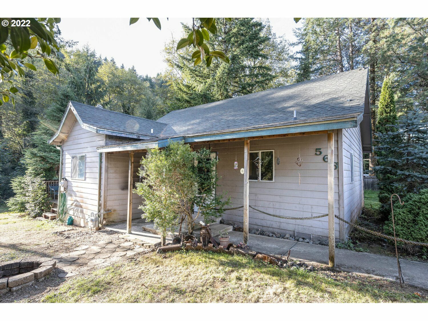 Property Photo:  566 N Bear Creek Rd  OR 97368 