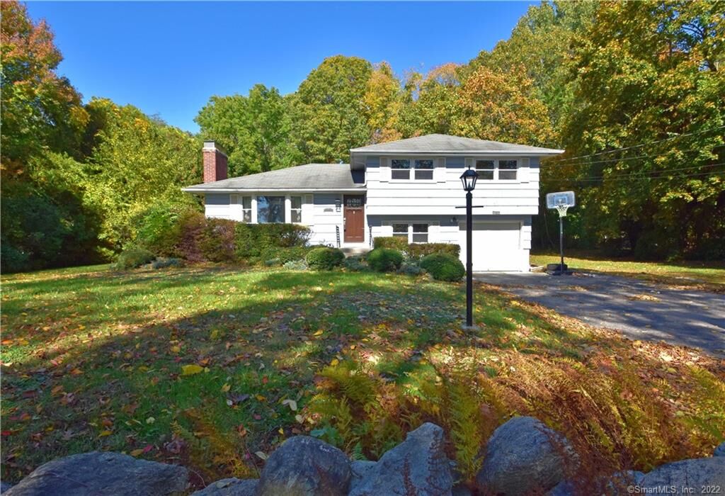Property Photo: 270 Stoddards Wharf Road CT 06335