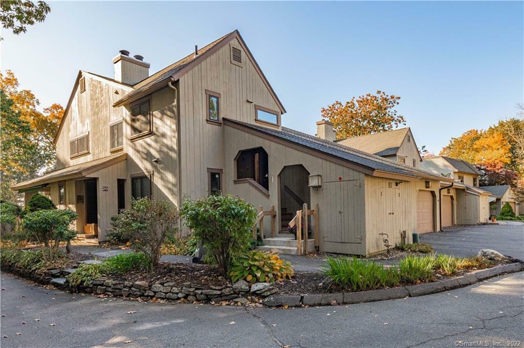 Property Photo: 21 Applewood Lane 21 CT 06001