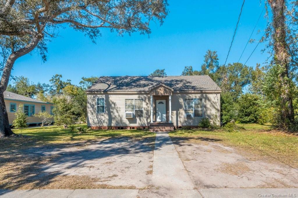 Property Photo: 1915 5th Street LA 70601