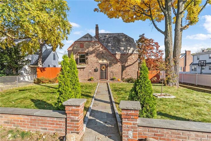 22 Aka 8 Longmeadow Road  Yonkers NY 10704 photo