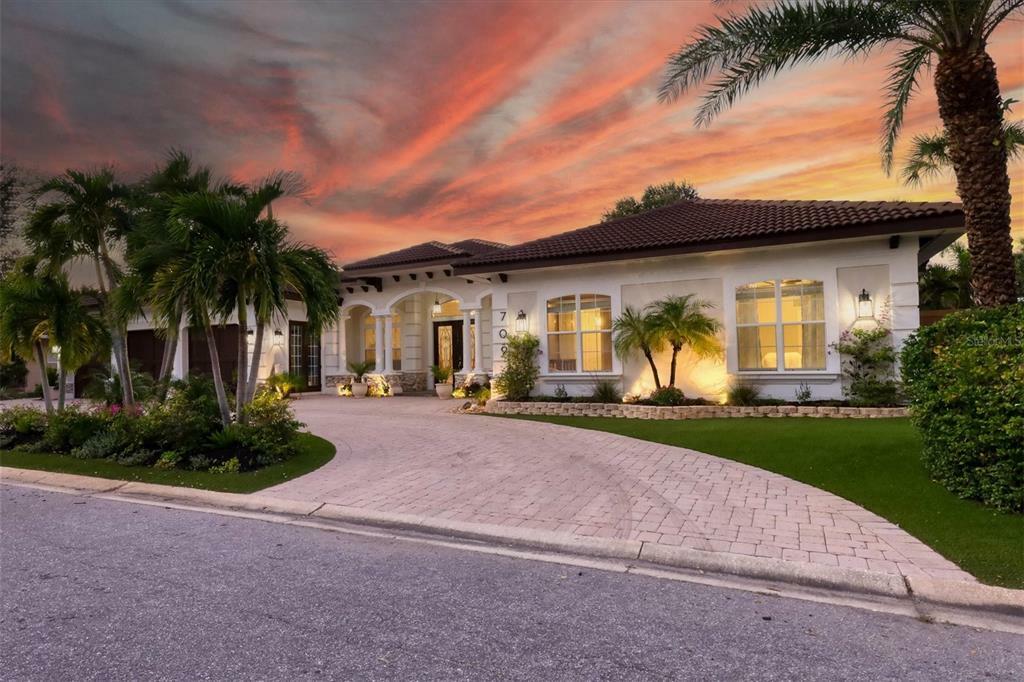 Property Photo: 709 Treasure Boat Way FL 34242