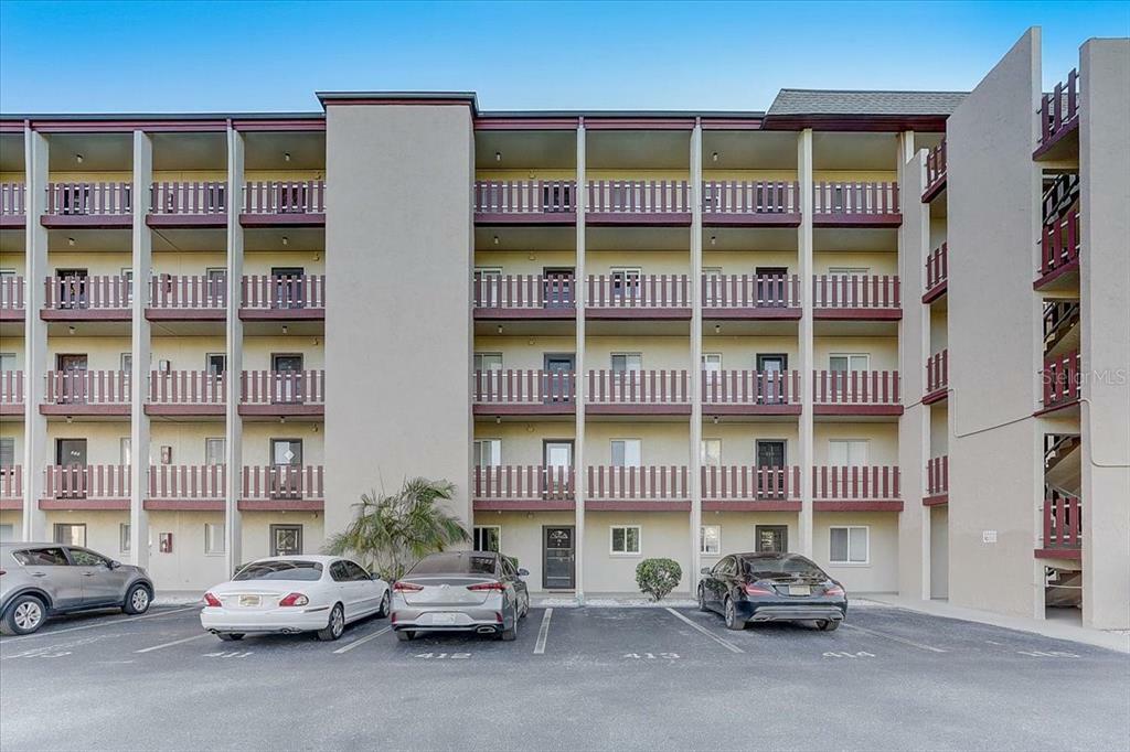 Property Photo: 4027 Lake Bayshore Drive C-114 FL 34205