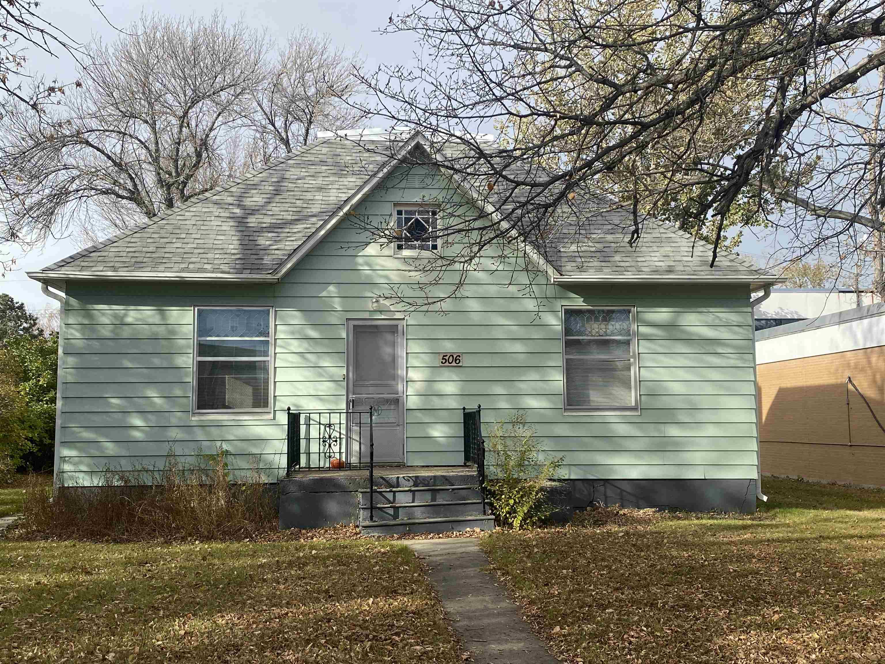 Property Photo:  506 S Main St  ND 58730 