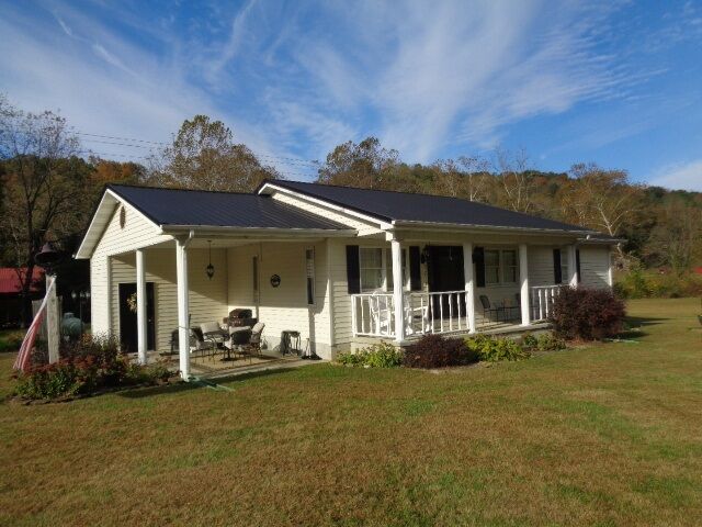 Property Photo:  2717 Leatherwood Rd  KY 41141 