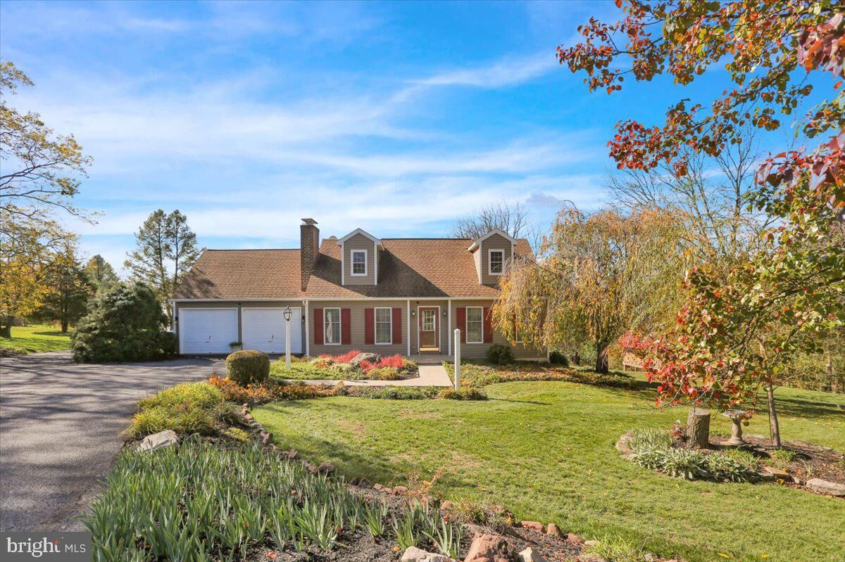 Property Photo:  1102 Hilltop Road  PA 19533 