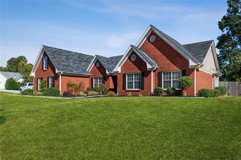 Property Photo: 505 Cluster Court GA 30017