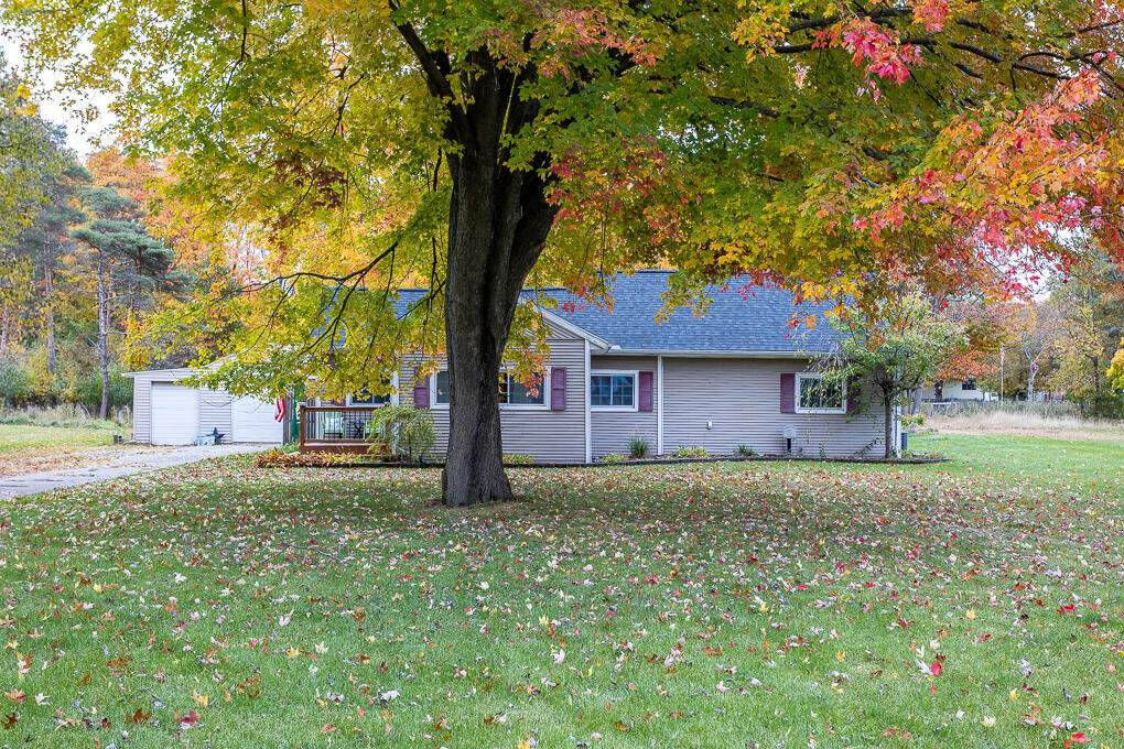 Property Photo:  425 Woodland Avenue  MI 49203 