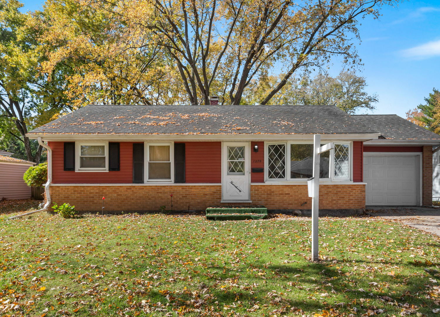 Property Photo:  1270 Algonquin Drive  IL 60120 