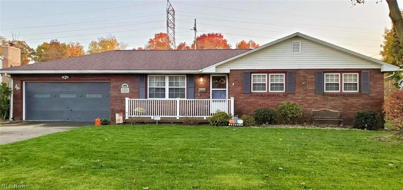 Property Photo: 623 Oakridge Drive OH 44512