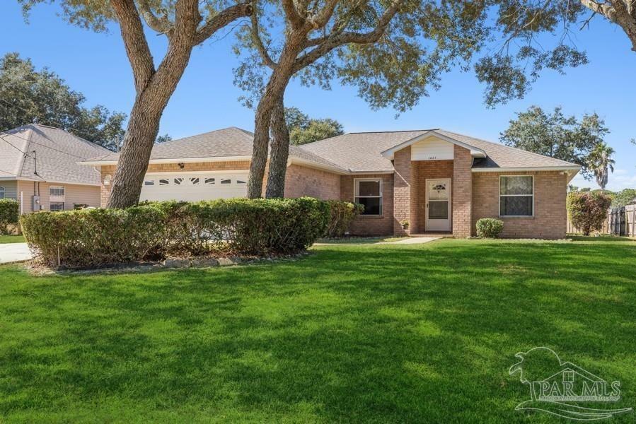 Property Photo: 1427 Central Pkwy FL 32563