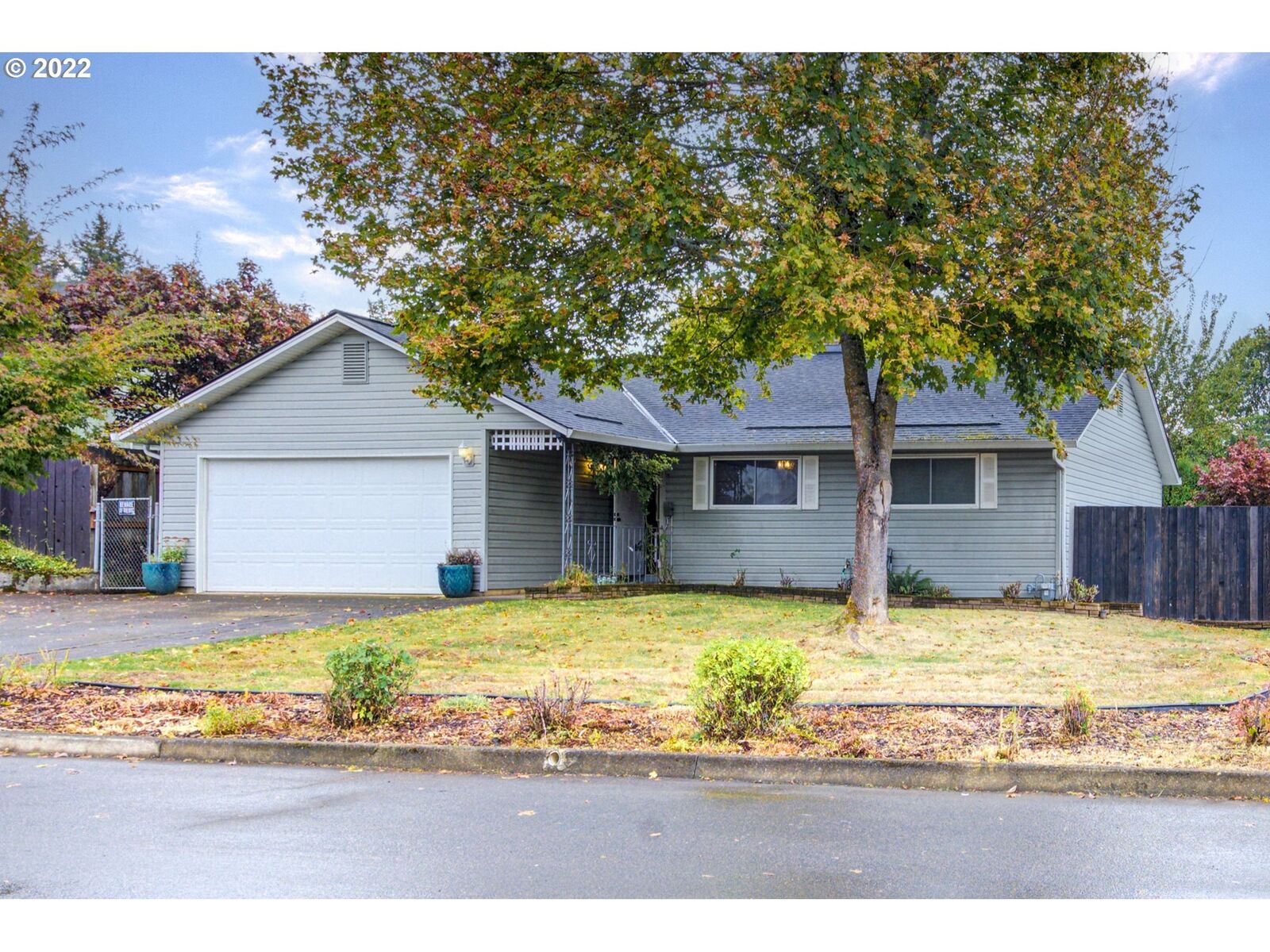 Property Photo: 9905 NW 16th Ave WA 98685