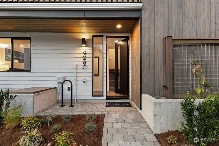 Property Photo:  930 A NW 56th Street  WA 98107 