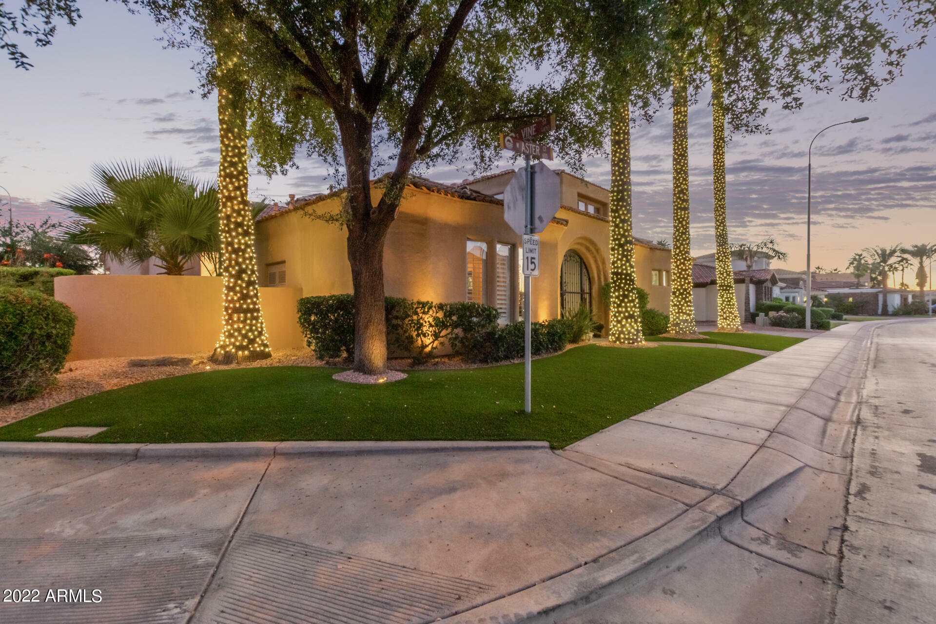 Property Photo: 633 W Aster Court AZ 85248