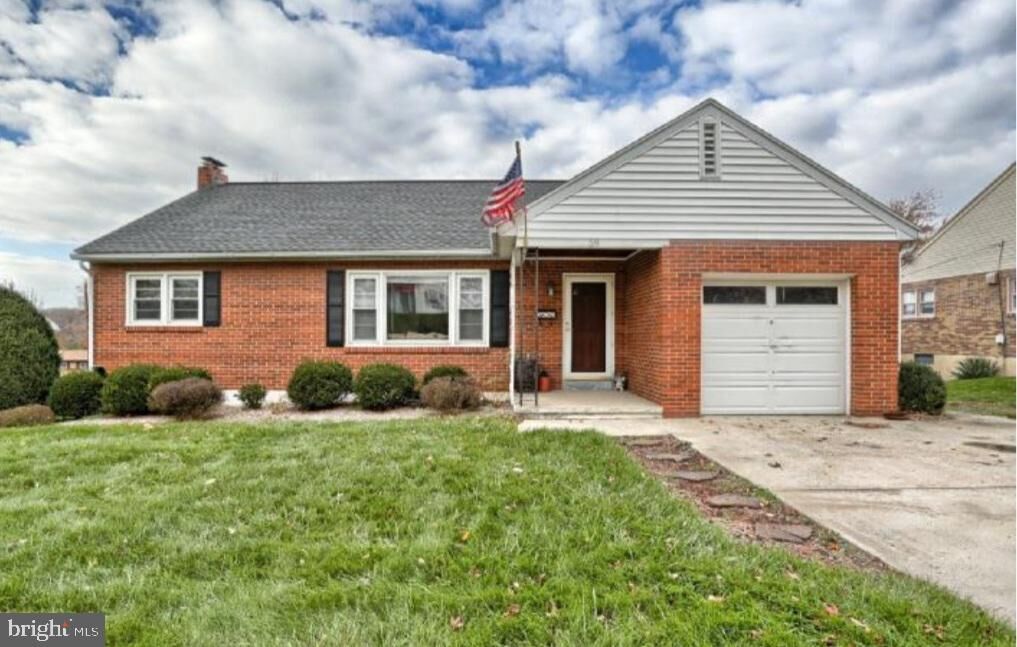 Property Photo:  59 Mull Avenue  PA 19608 