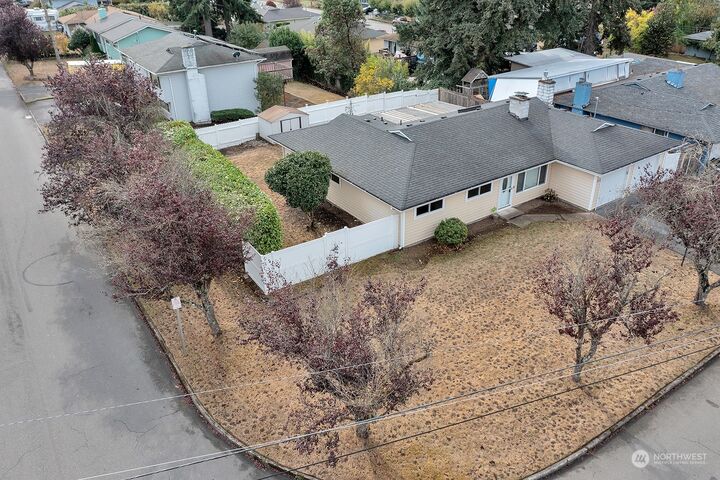 Property Photo:  4111 S 288th Place  WA 98001 