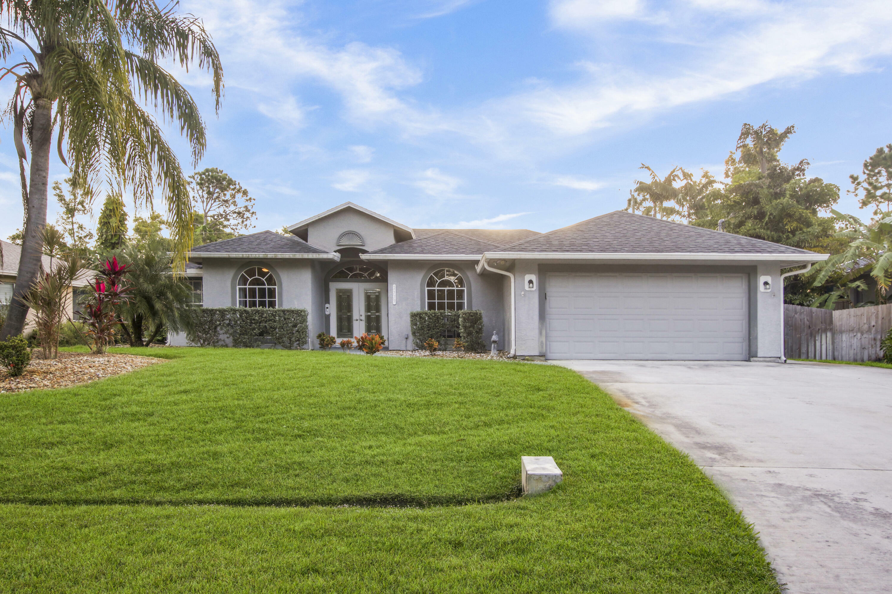 Property Photo: 2779 SE Eagle Drive FL 34984