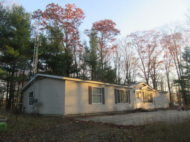Property Photo: 600 N Clear Lake Road MI 48661
