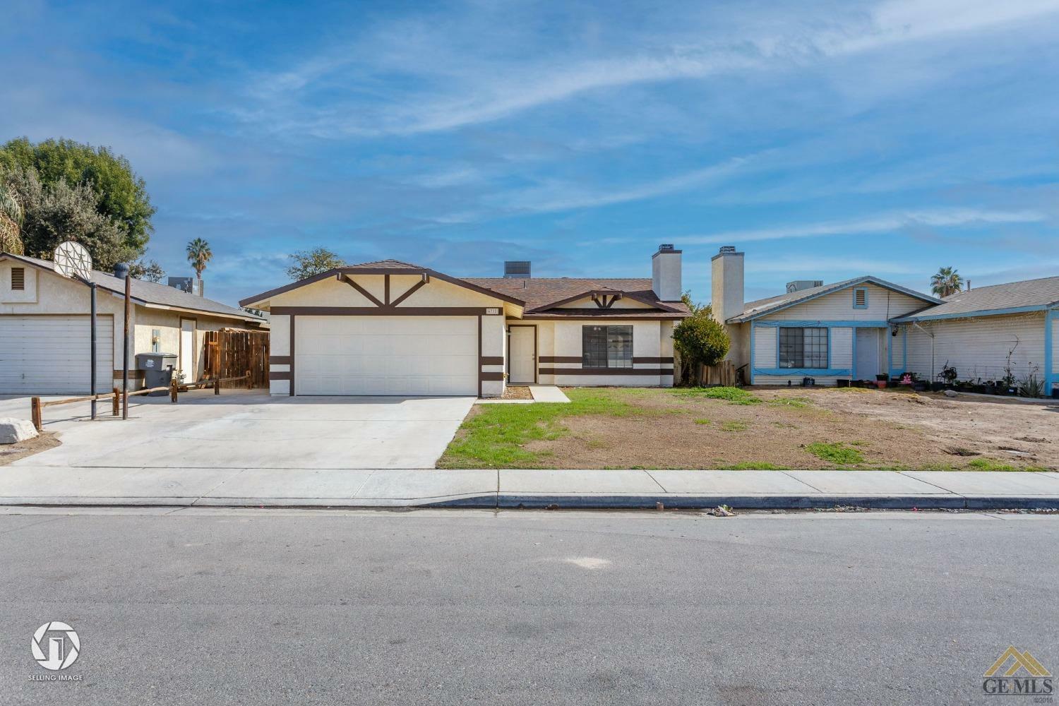 Property Photo:  6712 Peggy Way  CA 93307 