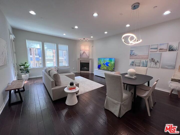 4050   Glencoe Ave 223  Marina Del Rey CA 90292 photo