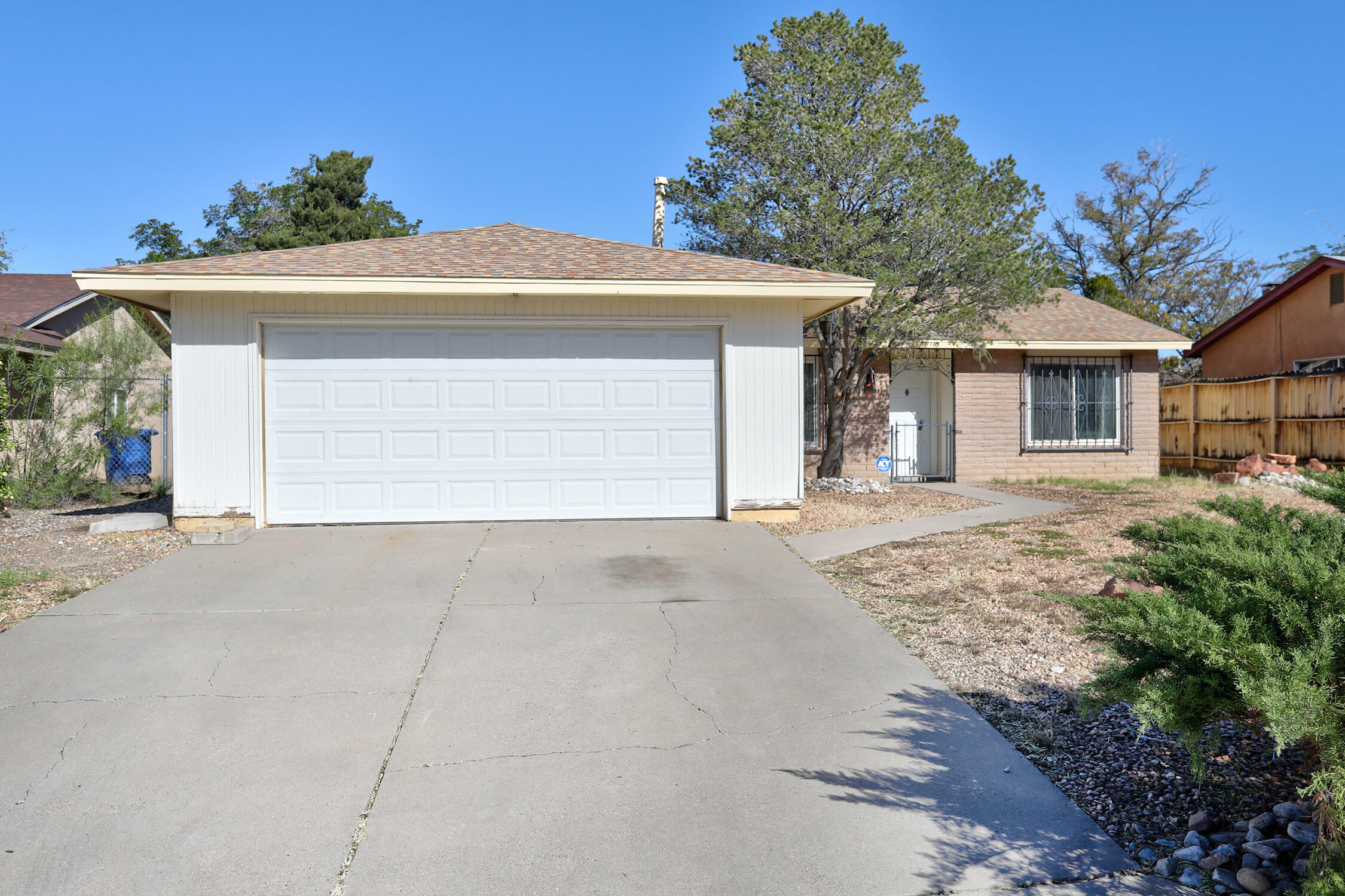 Property Photo:  8113 Monterey East Avenue NE  NM 87109 