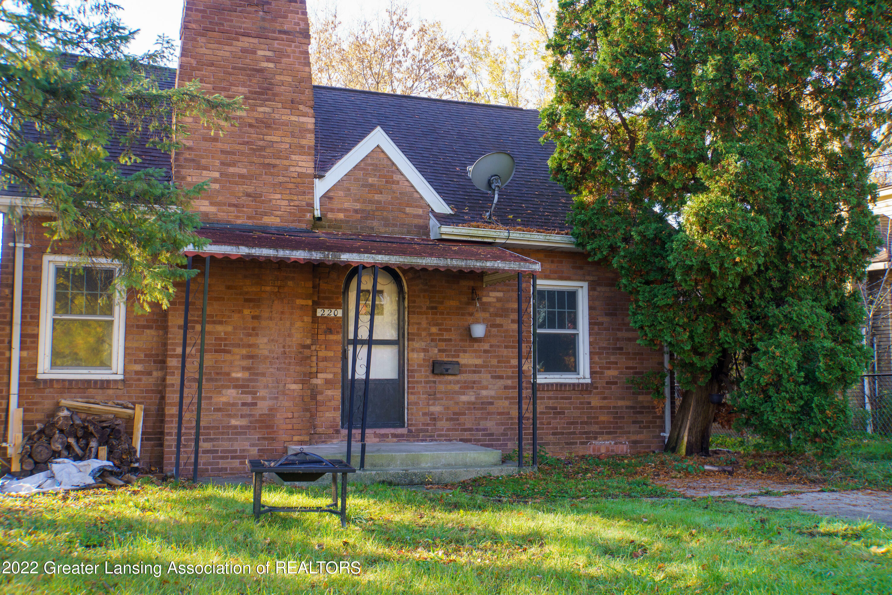 Property Photo:  220 E Holmes Road  MI 48910 